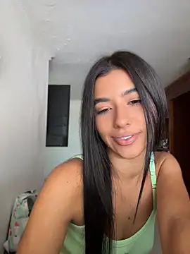 Snapshot of eva_roseee chatting on May 9, 5:49 pm eva roseee online show from May 9, 5:49 pm