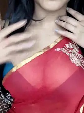 Snapshot of simi_love chatting on February 13, 6:05 pm simi love online show from February 13, 6:05 pm