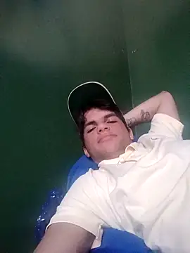 Snapshot of Elperlozo10 chatting on February 3, 10:21 pm Elperlozo10 online show from February 3, 10:21 pm