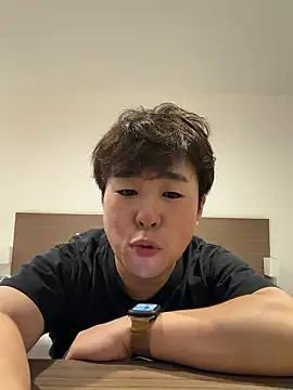 Snapshot of Nobu_469 chatting on December 5, 3:32 pm Nobu 469 online show from December 5, 3:32 pm