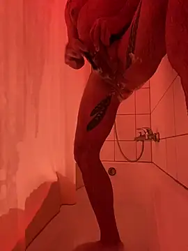 Snapshot of BOOTS chatting on January 24, 8:13 am BOOTS online show from January 24, 8:13 am