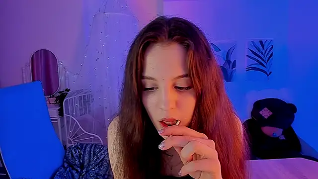 Snapshot of MilaStoyne chatting on March 4, 12:33 pm MilaStoyne online show from March 4, 12:33 pm