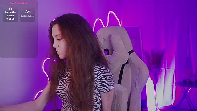 MilaStoyne online show from November 6, 6:28 am