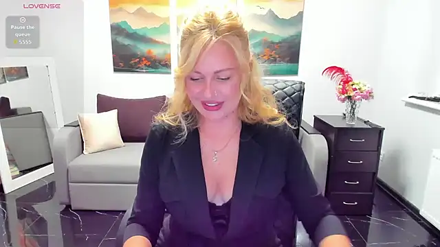 Snapshot of Mira_Whites chatting on July 13, 12:04 pm Mira Whites online show from July 13, 12:04 pm