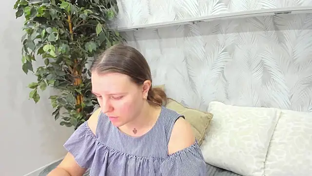 Jenny Jimmy online show from June 16, 9:20 am