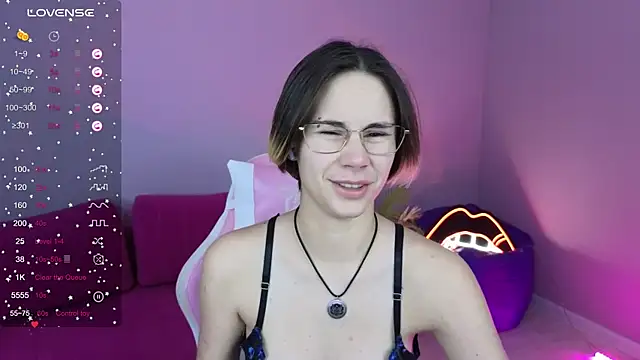 Snapshot of BettyCarter07 chatting on November 16, 1:21 am BettyCarter07 online show from November 16, 1:21 am