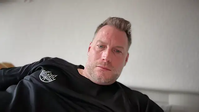 Christian87xxx online show from April 18, 4:31 pm