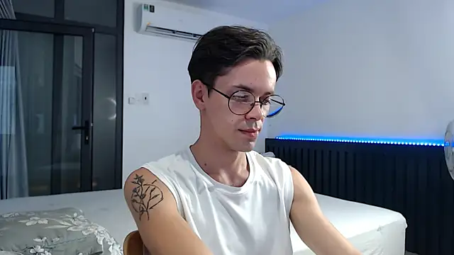 William Henry  online show from October 19, 1:41 am