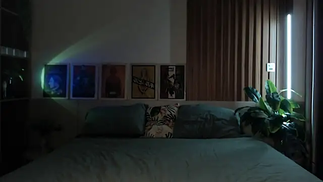 William Henry  online show from April 11, 2:43 pm