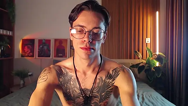 William Henry  online show from April 3, 1:50 pm