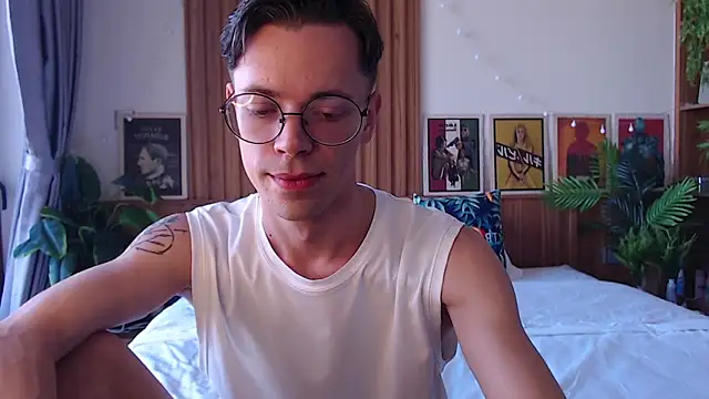 Snapshot of William_Henry_ chatting on February 14, 8:14 am William Henry online show from February 14, 8:14 am