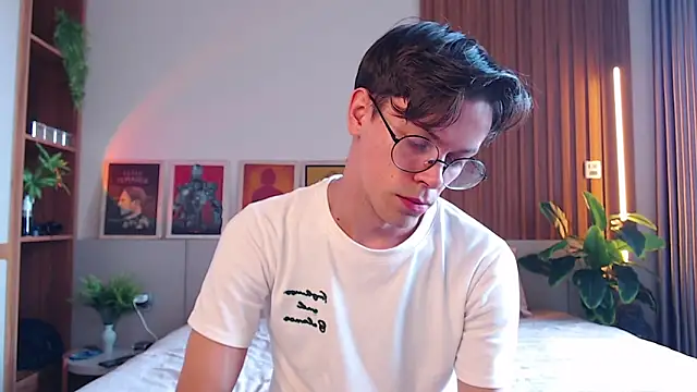 William Henry  online show from March 26, 8:12 am