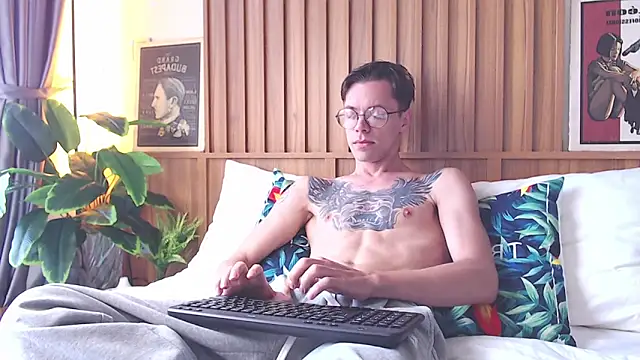 Snapshot of William_Henry_ chatting on January 12, 5:58 am William Henry online show from January 12, 5:58 am