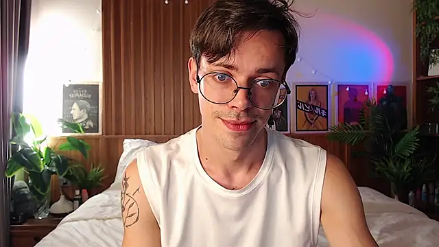 Snapshot of William_Henry_ chatting on February 6, 1:07 pm William Henry online show from February 6, 1:07 pm