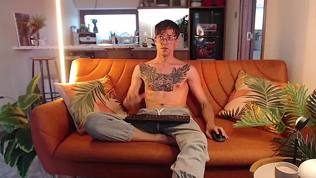 William Henry  online show from March 19, 10:37 am