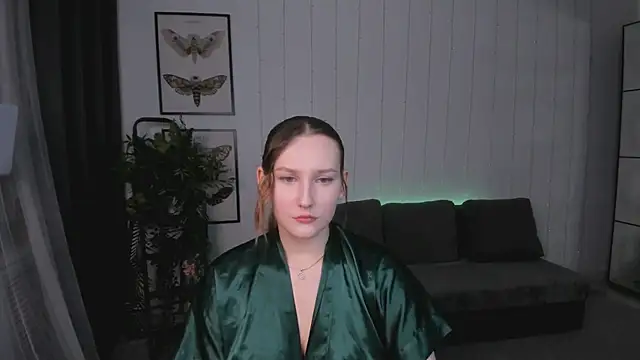 Snapshot of MaryWaddell chatting on February 2, 6:14 am MaryWaddell online show from February 2, 6:14 am