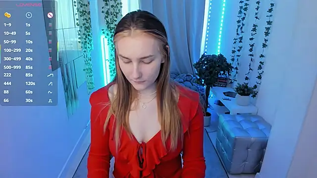MaryWaddell online show from June 17, 3:33 pm