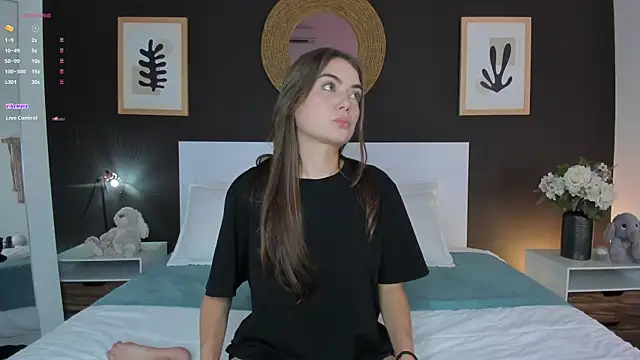 AlannaRussell  online show from March 25, 8:08 pm