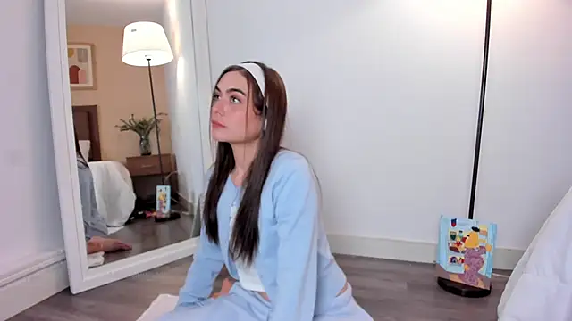 AlannaRussell  online show from March 20, 8:08 pm