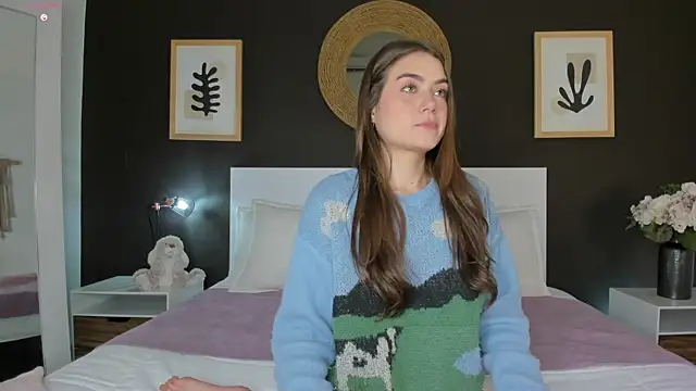 AlannaRussell  online show from February 4, 8:04 pm