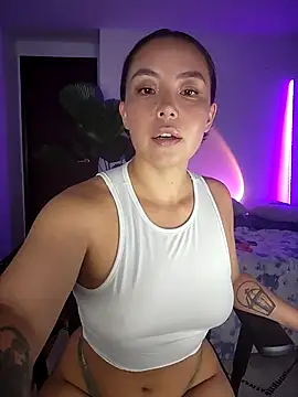 Snapshot of RenEnvy chatting on March 11, 11:58 pm RenEnvy online show from March 11, 11:58 pm