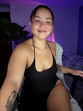 Snapshot of RenEnvy chatting on March 17, 12:32 am RenEnvy online show from March 17, 12:32 am