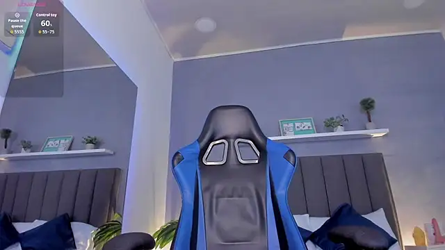 alessia leroy online show from February 7, 7:33 pm