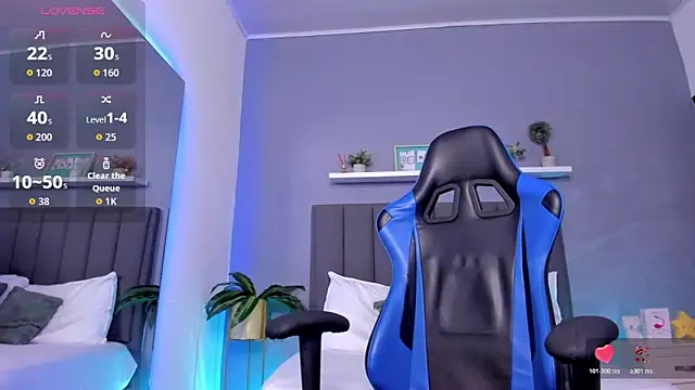 Snapshot of alessia_leroy chatting on October 23, 7:23 pm alessia leroy online show from October 23, 7:23 pm