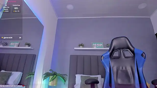 Snapshot of alessia_leroy chatting on November 22, 8:29 pm alessia leroy online show from November 22, 8:29 pm