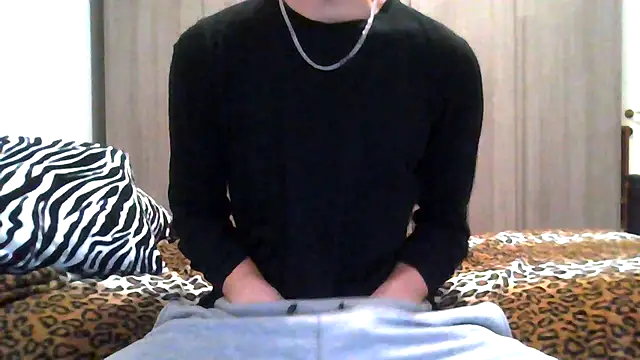 Snapshot of tommyboyteen chatting on February 22, 4:51 pm tommyboyteen online show from February 22, 4:51 pm