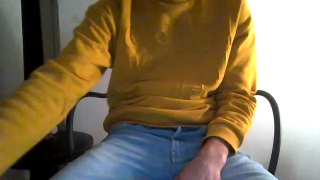 Snapshot of tommyboyteen chatting on February 2, 7:35 pm tommyboyteen online show from February 2, 7:35 pm