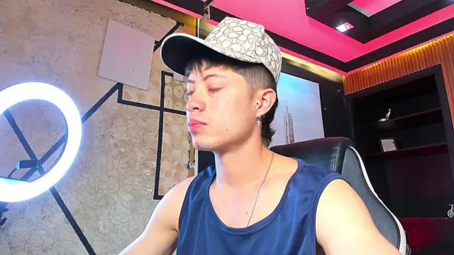 marcuscollins1  online show from December 1, 1:34 pm