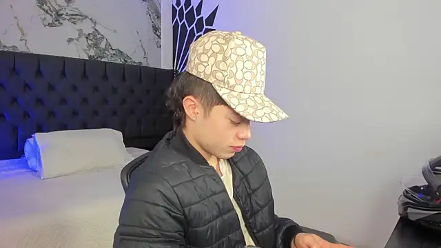 marcuscollins1  online show from March 6, 12:55 pm