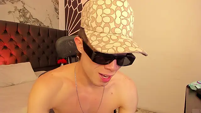 marcuscollins1  online show from March 28, 2:07 pm