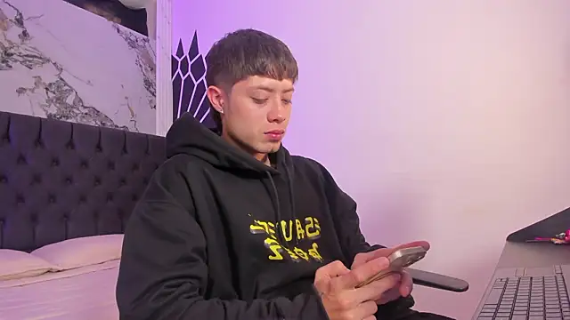 marcuscollins1  online show from March 23, 12:38 pm