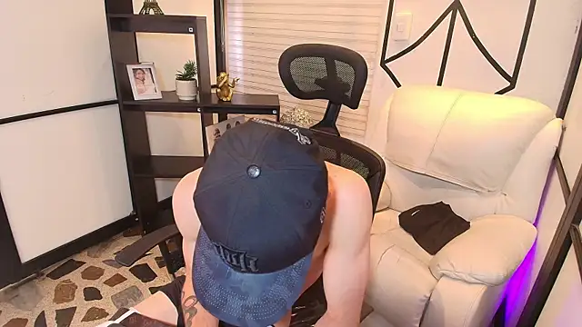 marcuscollins1  online show from March 22, 5:20 pm