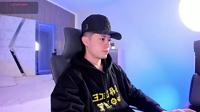 marcuscollins1  online show from December 16, 12:31 pm