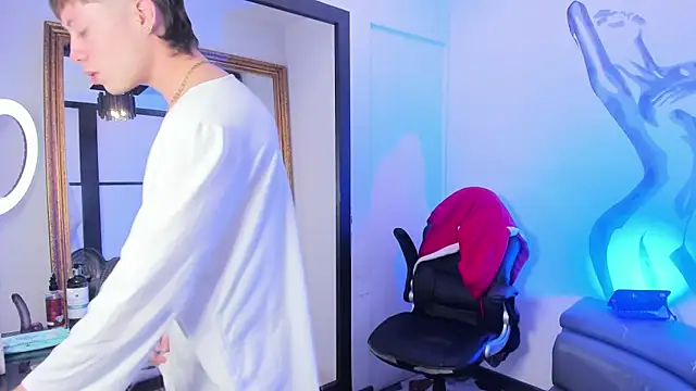 marcuscollins1  online show from September 9, 1:42 pm