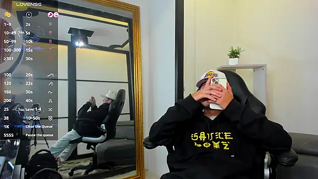 marcuscollins1  online show from November 13, 3:27 pm