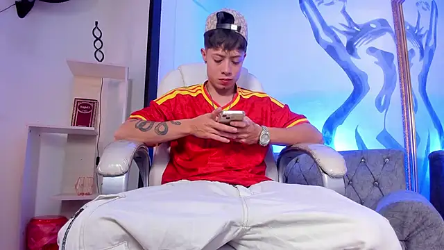 marcuscollins1  online show from June 17, 1:43 pm