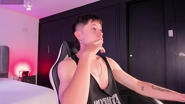 marcuscollins1  online show from November 29, 1:55 pm