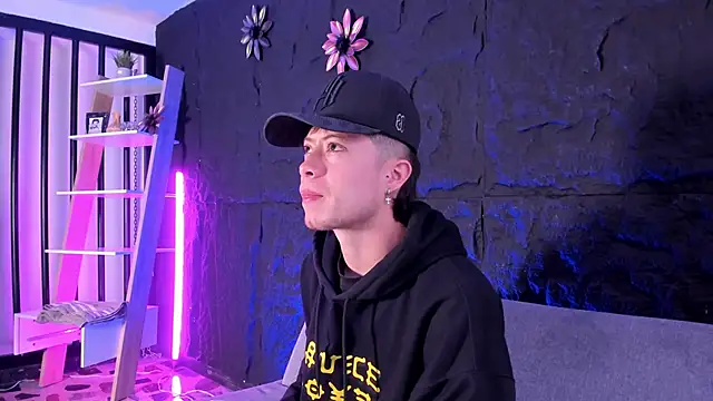 marcuscollins1  online show from October 3, 2:18 pm