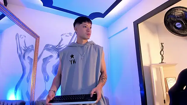 marcuscollins1  online show from July 11, 1:22 pm