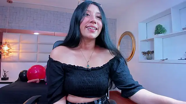 Nohemi louse online show from May 17, 6:41 pm