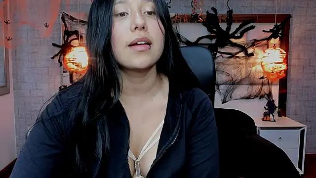 Snapshot of Nohemi_louse chatting on October 29, 7:02 pm Nohemi louse online show from October 29, 7:02 pm
