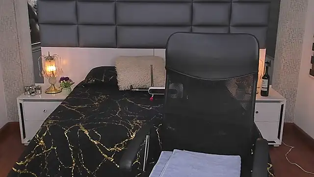 Snapshot of Nohemi_louse chatting on January 14, 7:06 pm Nohemi louse online show from January 14, 7:06 pm