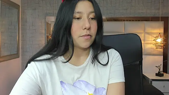Nohemi louse online show from October 13, 6:53 pm