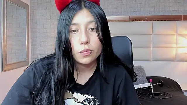 Snapshot of Nohemi_louse chatting on October 22, 7:13 pm Nohemi louse online show from October 22, 7:13 pm