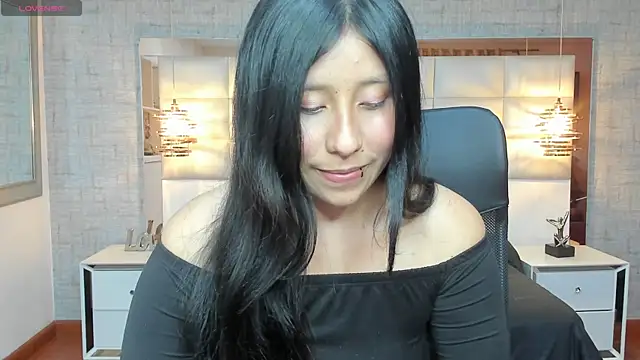 Nohemi louse online show from September 13, 7:03 pm