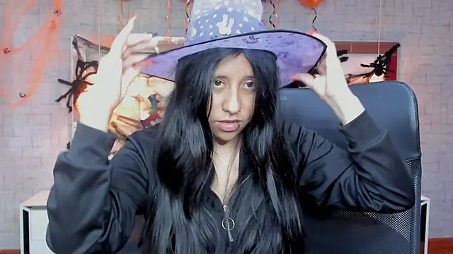 Snapshot of Nohemi_louse chatting on October 28, 7:02 pm Nohemi louse online show from October 28, 7:02 pm